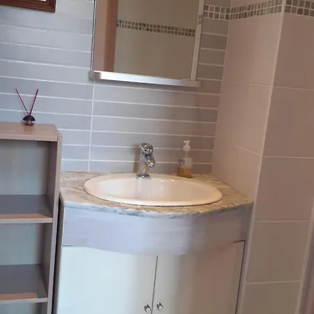 Duplex - 2 Min Walk