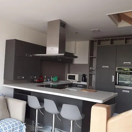 Duplex - 2 Min Walk *
